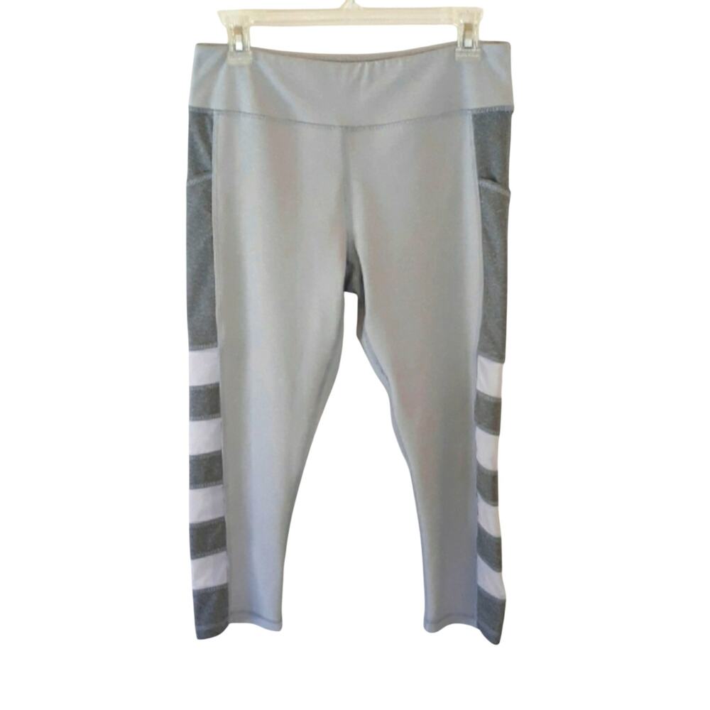X by Gottex Mid Rise Blocked Mesh Capri Pocket Leggings